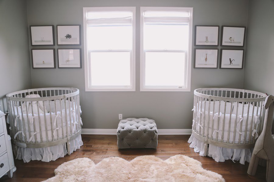 İkiz Bebek Odası | A lovely gray nursery with round cribs 1