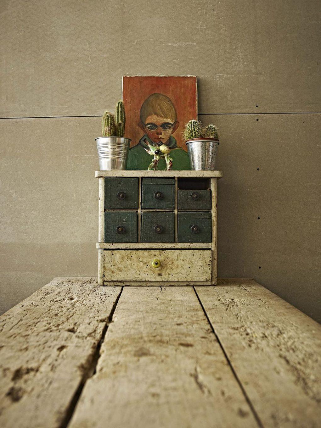 Ressam Evi | Quirky and cool vintage decor for the small industrial Miniloft in Budapest 1