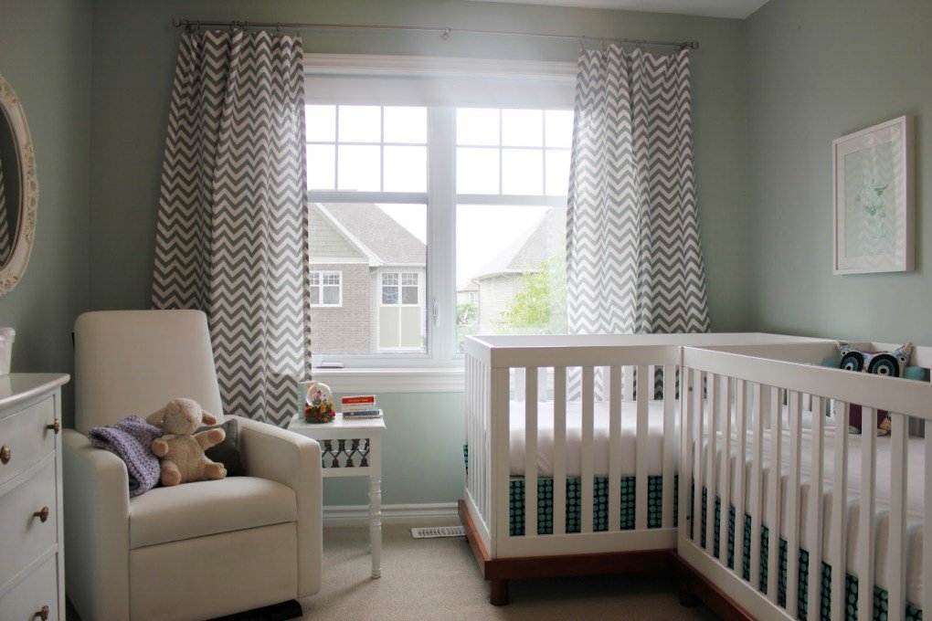 İkiz Bebek Odası | Small and cozy mint colored nursery 1