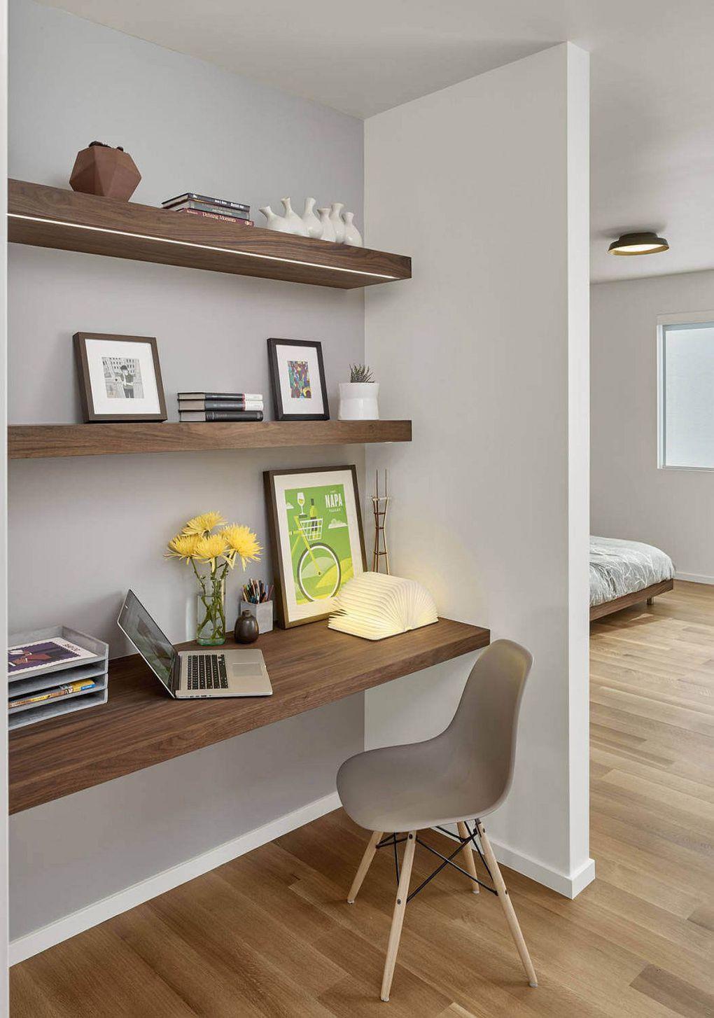 Kaliforniya Evleri | Small workspace in the bedroom corner with floating wooden shelves 1