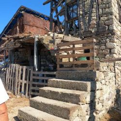 Babamın büyüdüğü ev.